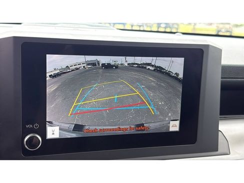 Certified 2024 Toyota Tacoma SR5 AWD/4WD image 15