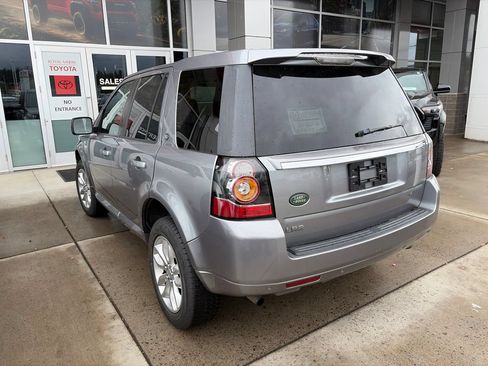 Used 2014 Land Rover LR2 HSE AWD/4WD image 6