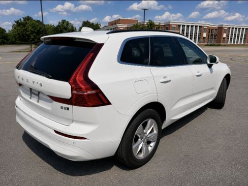 Used 2022 Volvo XC60 B5 Momentum AWD/4WD image 5