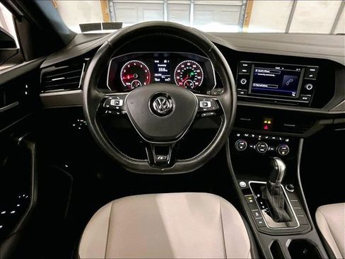 Used 2019 Volkswagen Jetta R-Line FWD image 5