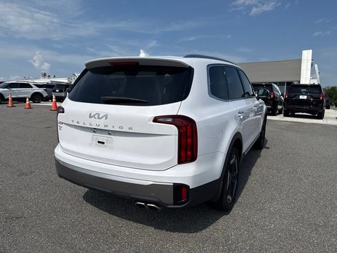 Used 2025 Kia Telluride S FWD image 2