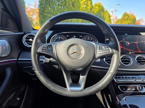 Used 2017 Mercedes-Benz E 300 image 21