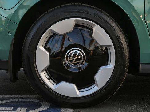 New 2025 Volkswagen ID. Buzz Pro S Plus image 16