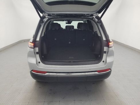 Used 2022 Jeep Grand Cherokee Limited 4xe w/ Luxury Tech Group II AWD/4WD image 29