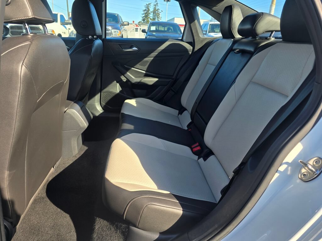 Used 2019 Volkswagen Jetta R-Line FWD image 17