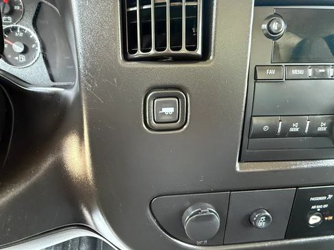 Used 2022 Chevrolet Express 3500 w/ Power Convenience Package RWD image 19