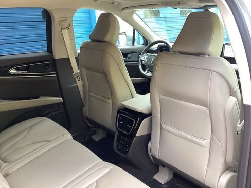 Used 2022 Lincoln Nautilus Reserve w/ Equipment Group 201A image 35