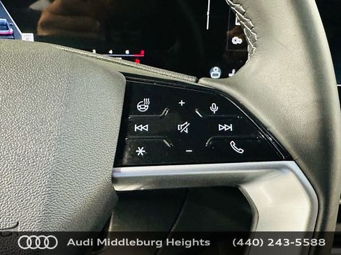 Certified 2025 Audi Q5 Premium w/ Convenience Package image 18