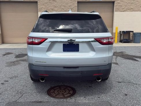 Used 2021 Chevrolet Traverse LT w/ LT Premium Package FWD image 11