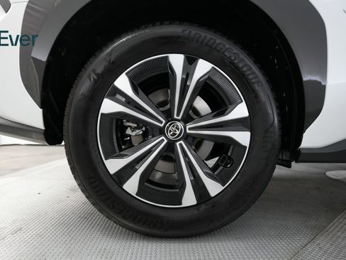 Used 2025 Toyota bZ4X FWD image 19