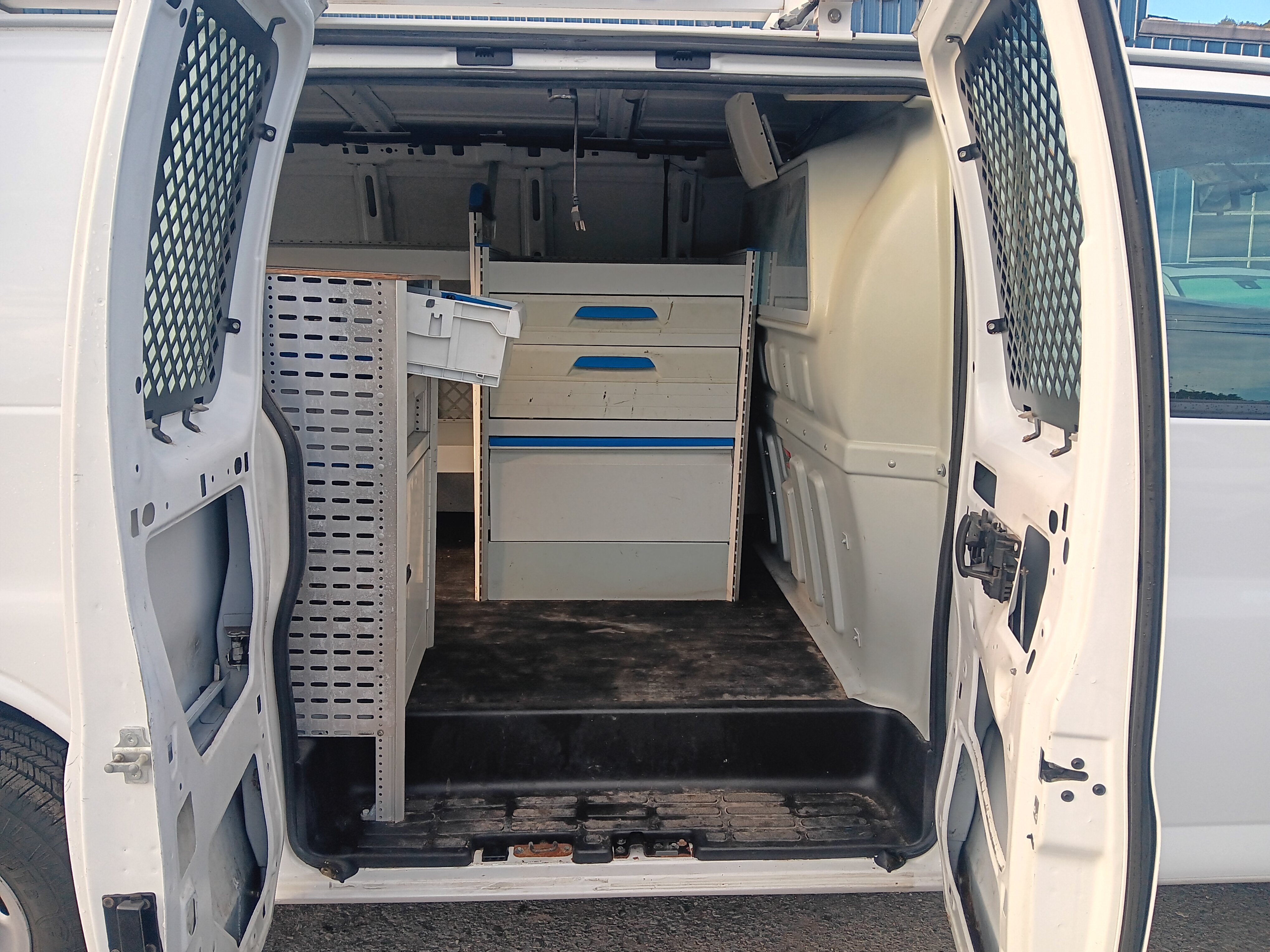 Used 2014 Chevrolet Express 2500 RWD image 8