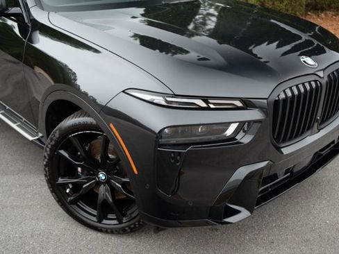 Used 2024 BMW X7 xDrive40i w/ Executive Package image 11