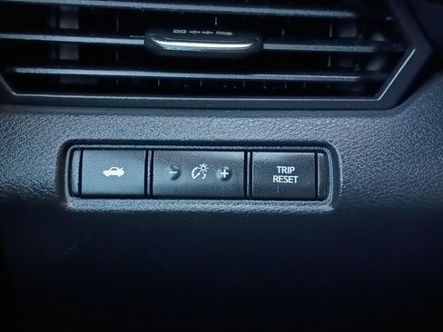Used 2022 Nissan Altima 2.5 SV FWD image 12