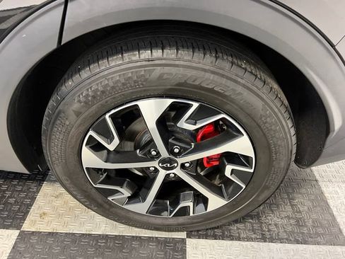 Used 2025 Kia Sportage EX w/ Premium Package FWD image 16