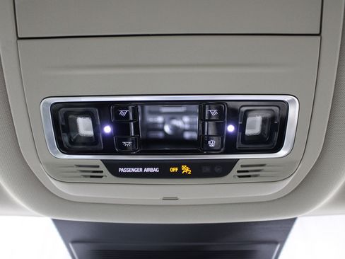 Used 2025 Lincoln Nautilus Premier AWD/4WD image 18