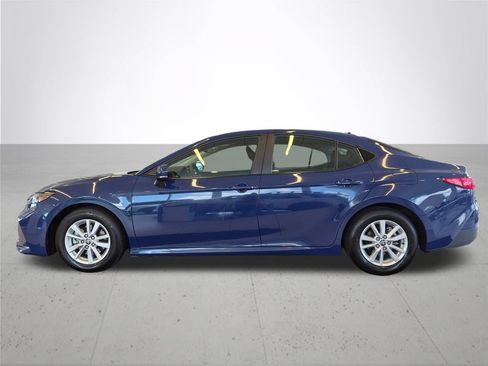 Used 2025 Toyota Camry LE FWD image 11