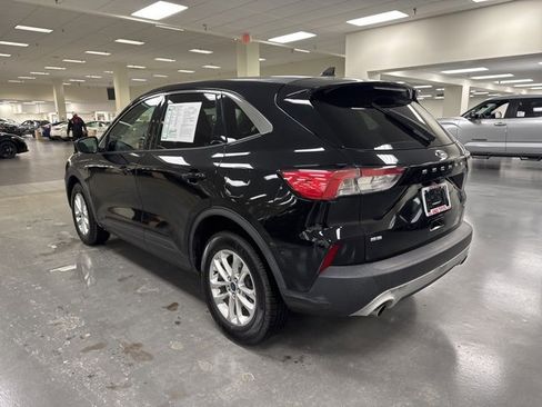 Certified 2024 Toyota Corolla Cross XLE image 41