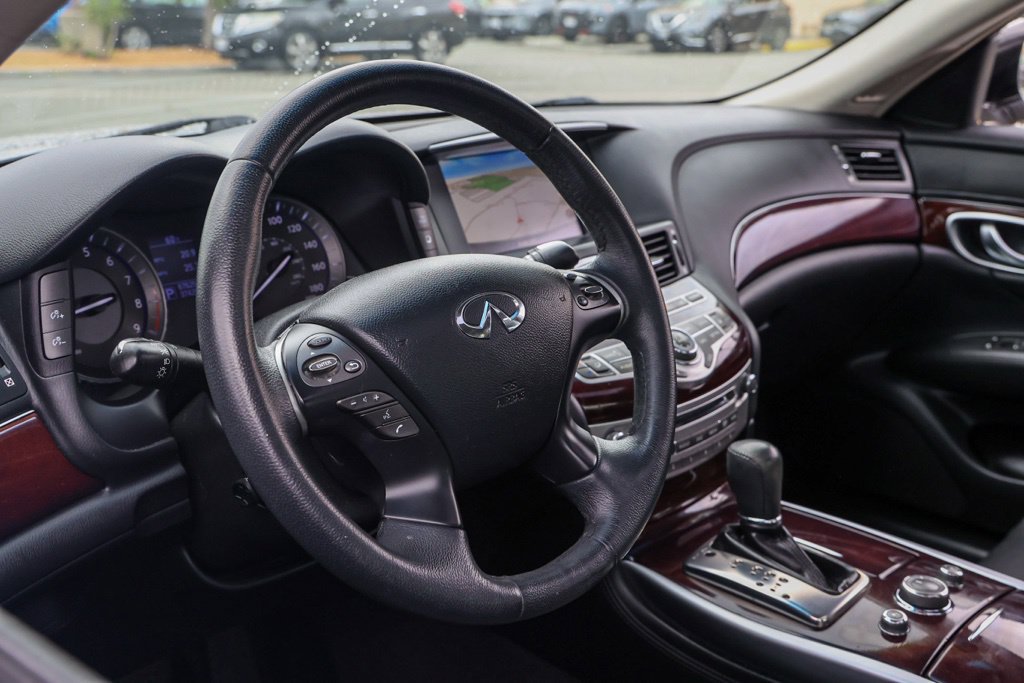 Used 2019 INFINITI Q70 Luxe AWD/4WD image 15