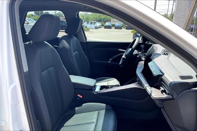 Used 2025 Audi Q5 Premium w/ Convenience Package AWD/4WD image 29