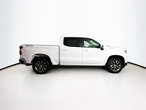 Used 2024 Chevrolet Silverado 1500 LT AWD/4WD image 10