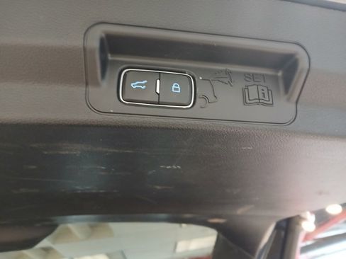 Used 2021 Ford Explorer XLT w/ Equipment Group 202A image 38