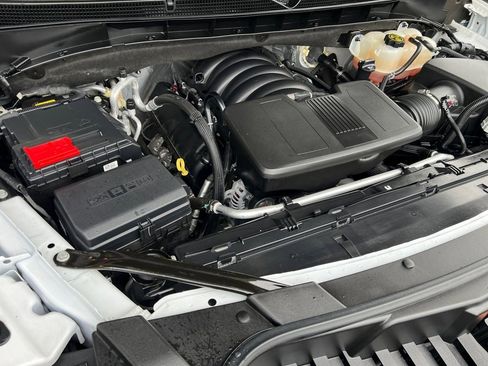 Used 2023 GMC Yukon XL SLT image 44