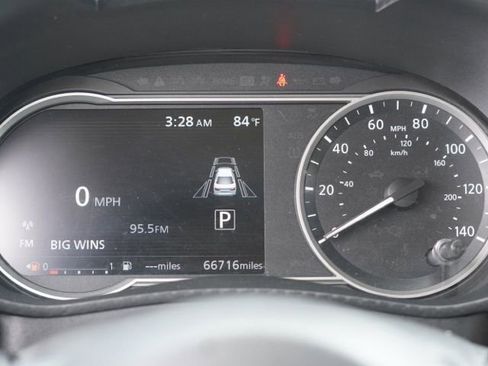 Used 2020 Nissan Versa SV image 17