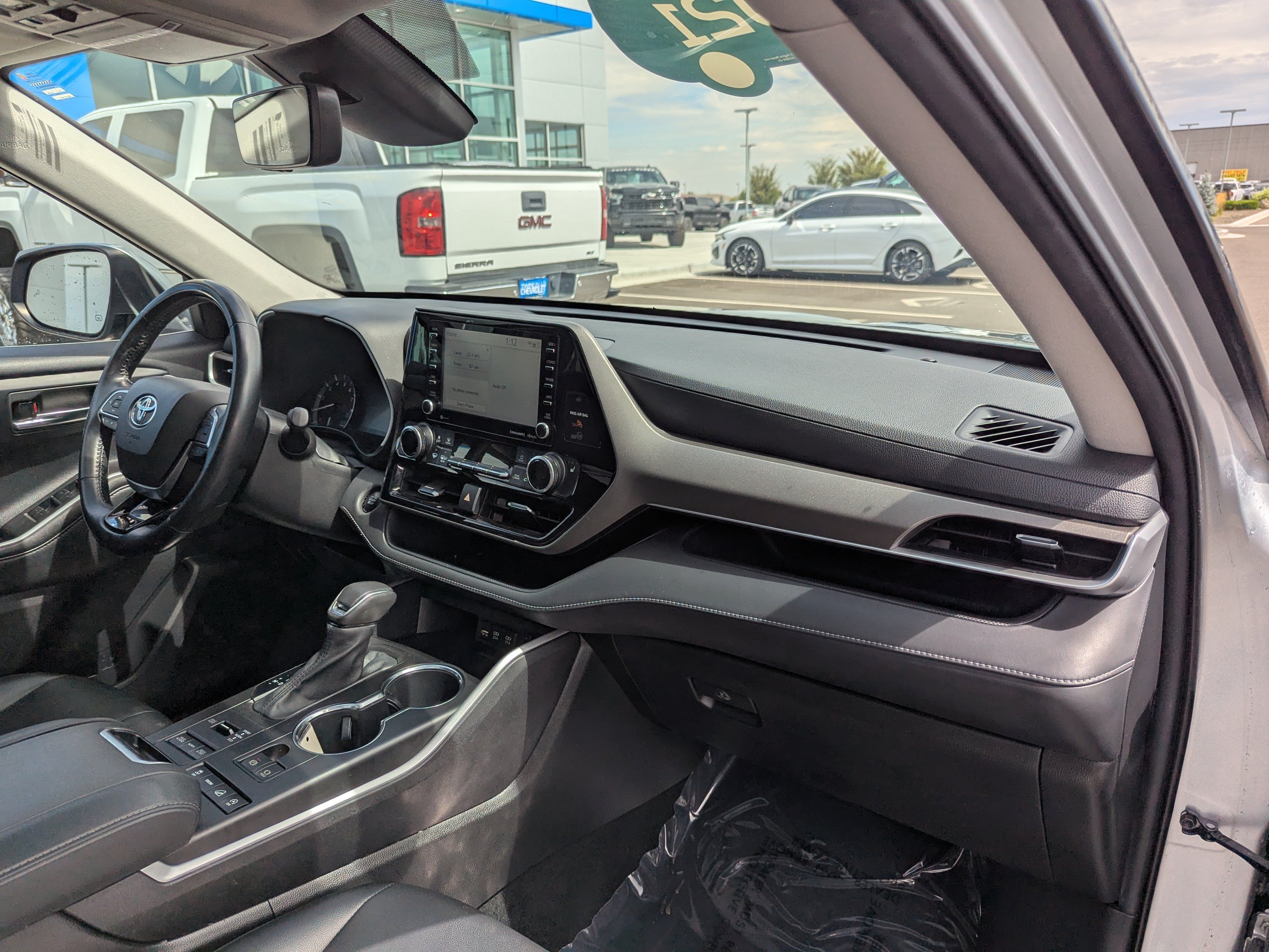 Used 2021 Toyota Highlander XLE AWD/4WD image 41