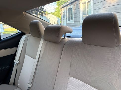 Used 2014 Toyota Corolla LE FWD image 14