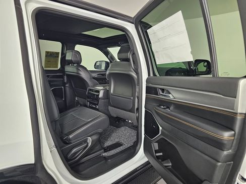 New 2026 Jeep Grand Wagoneer 4WD image 37