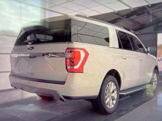 Used 2021 Ford Expedition Max XLT RWD image 3