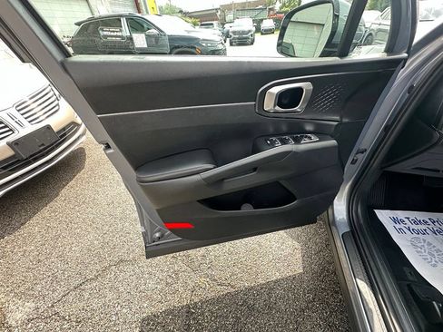Used 2024 Kia Sorento S w/ Panoramic Sunroof Package AWD/4WD image 10