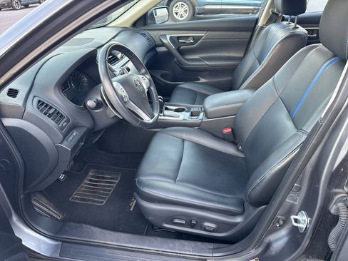 Used 2018 Nissan Altima 2.5 SR w/ SR Midnight Edition FWD image 6