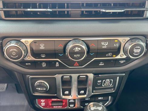 Certified 2025 Jeep Wrangler Rubicon AWD/4WD image 28