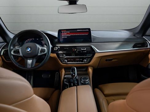 Used 2023 BMW 540i xDrive w/ M Sport Package AWD/4WD image 25