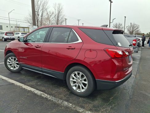 Used 2020 Chevrolet Equinox LT image 2