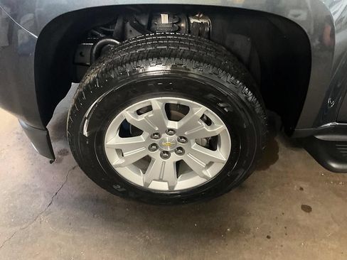 Used 2019 Chevrolet Colorado LT w/ LT Convenience Package AWD/4WD image 14