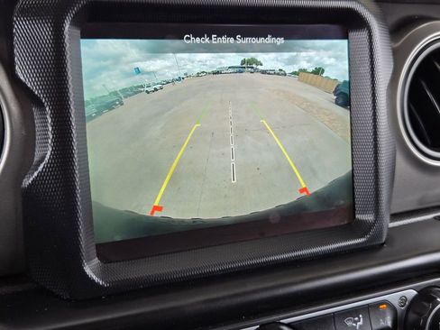 Used 2022 Jeep Wrangler Unlimited Sport image 37