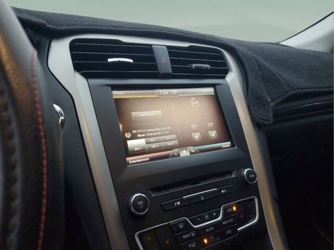 Used 2016 Ford Fusion SE w/ Equipment Group 202A FWD image 18