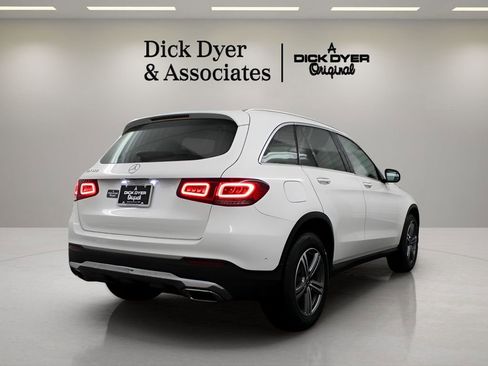 Used 2022 Mercedes-Benz GLC 300 image 2