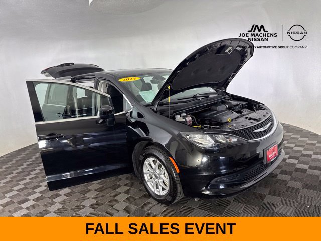 Used 2024 Chrysler Voyager LX FWD image 24