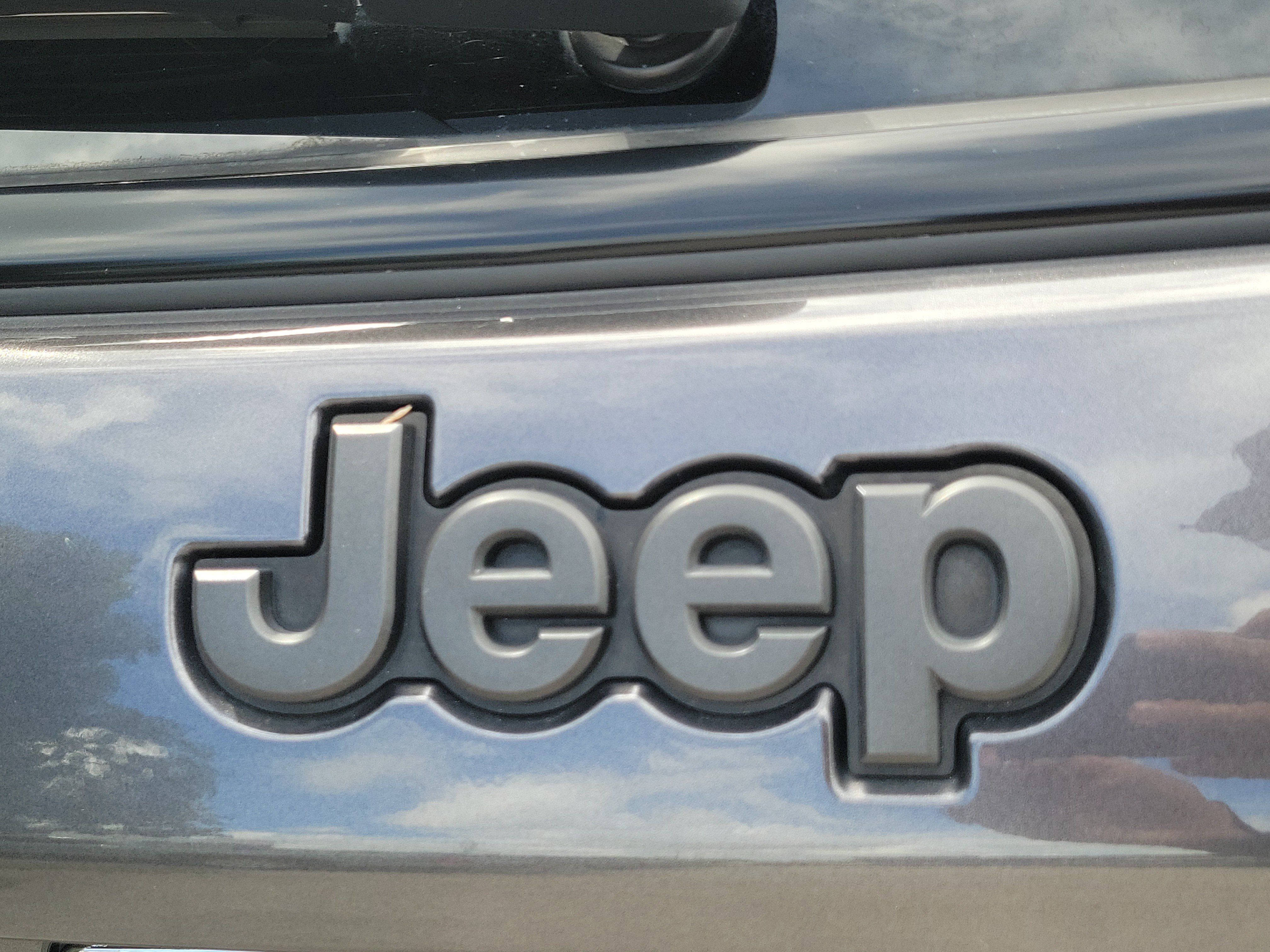 Used 2023 Jeep Compass Trailhawk AWD/4WD image 30