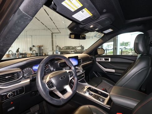 Used 2023 Ford Explorer Timberline w/ Timberline Technology Package AWD/4WD image 9