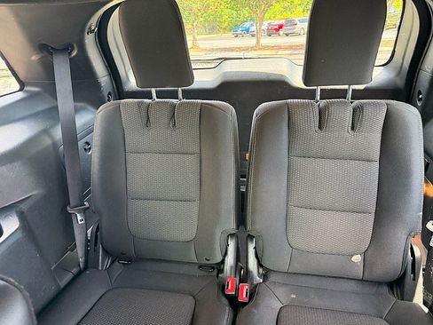 Used 2019 Ford Explorer XLT FWD image 15