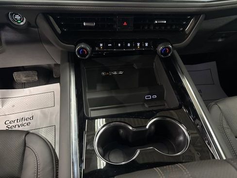 New 2026 Chevrolet Suburban High Country image 18