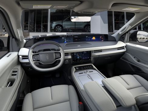 New 2026 Lincoln Navigator L Reserve AWD/4WD image 8