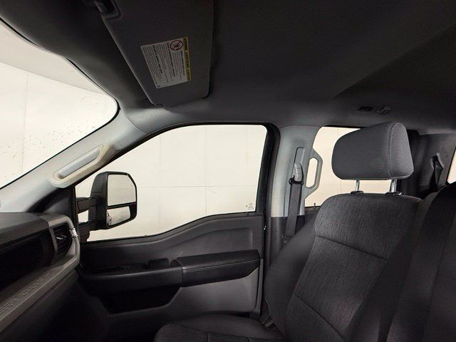 Used 2023 Ford F250 XL w/ STX Appearance Package AWD/4WD image 14