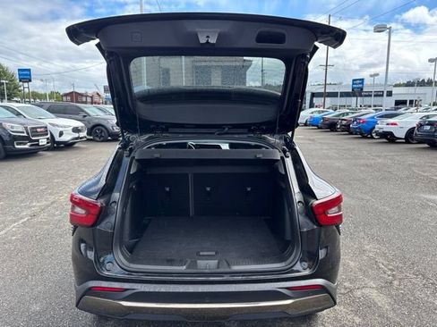 Used 2025 Chevrolet Trax ACTIV w/ Driver Confidence Package FWD image 30