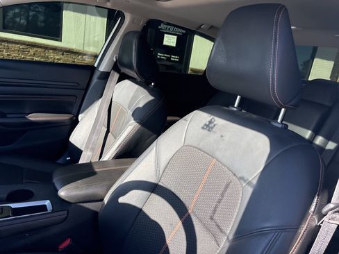 Used 2022 Nissan Altima 2.0 SR image 3