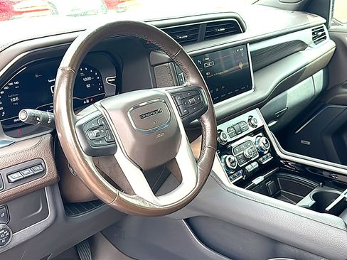 Used 2022 GMC Yukon Denali AWD/4WD image 12